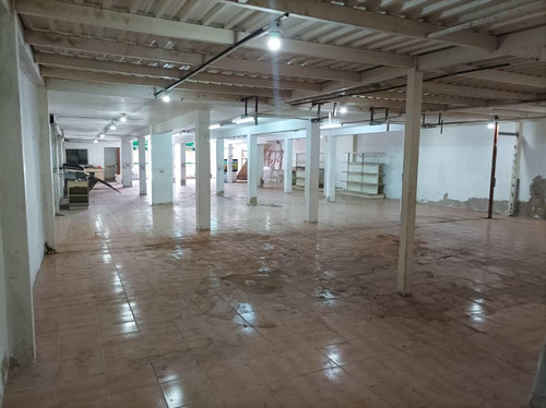 Imagen 3 de 5 de Se Vende Local Comercial 720m² En Catia La Mar, La Guaira