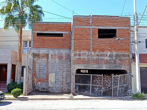 Casa En Venta En Lomas Universidad Iii Chihuahua, Chih.