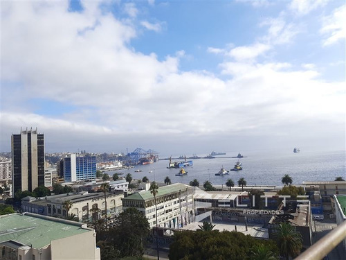 Departamento En Venta De 2 Dorm. En Valparaíso