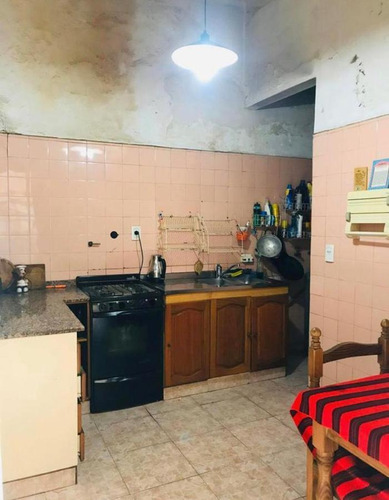 Imagen 5 de 15 de Venta! 4 Amb Al Frente Con Dependencia En El Emblemático Pasaje Rivarola