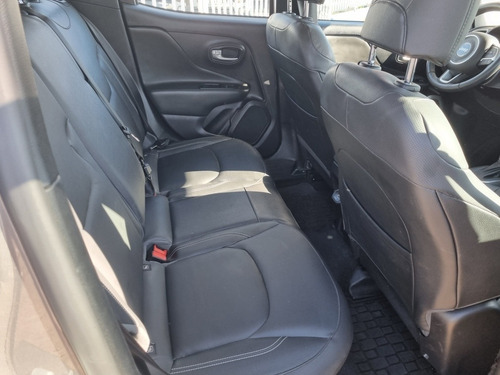 Imagen 15 de 17 de Jeep Renegade 2021 1.8 Longitude At6