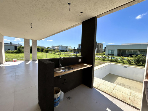 Venta Casa 4 Amb Ceibos A Estrenar
