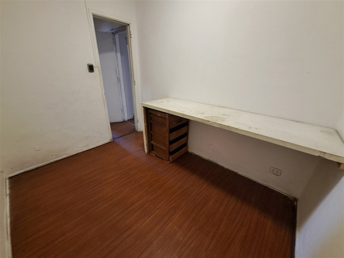 Departamento En Venta De 4 Dorm. En Paseo Bulnes, Santiago