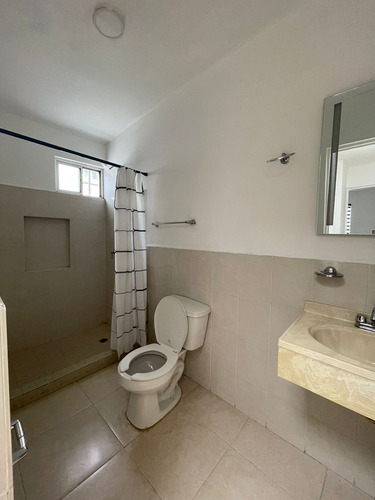 Casa En Fraccionamiento Privado, 3 Recámaras, 2.5 Baños, Doble Cochera, Vigilancia 24/7, Cocina De Cuarzo