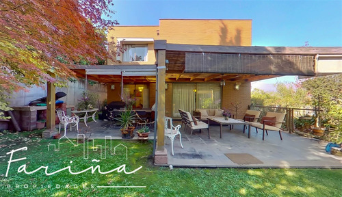Cómoda Casa En Venta De 3d Y 3b, En Lo Barnechea