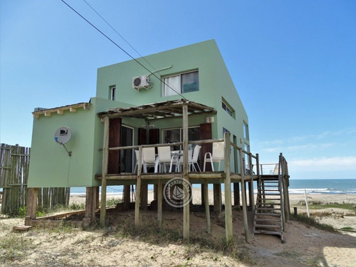 La Viuda Alegre En Punta Del Diablo