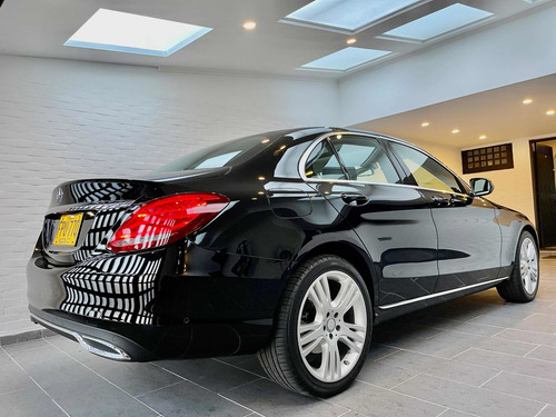 Imagen 19 de 20 de Mercedes-benz Clase C 2018 2.0 Cgi Exclusive
