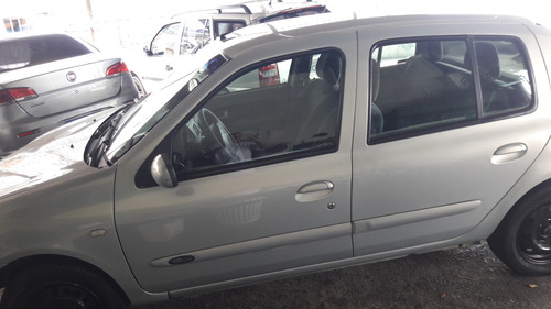 Renault Clio Sedan 1.6 16v Privilège Hi-flex 4p