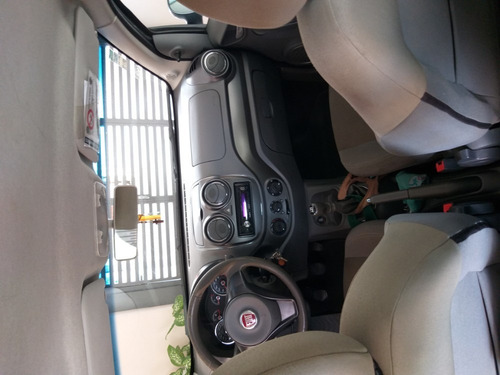 Fiat Palio Essence 1.6 - Prata - 4 Portas