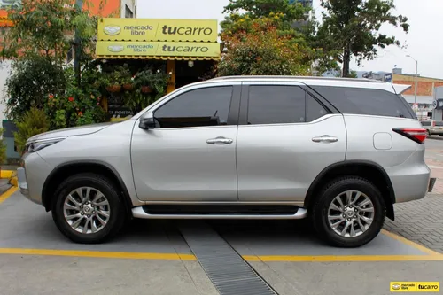 Toyota Fortuner Srv 2023