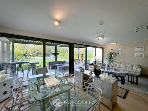 Casa En Venta De 4 Dorm. En Lo Barnechea