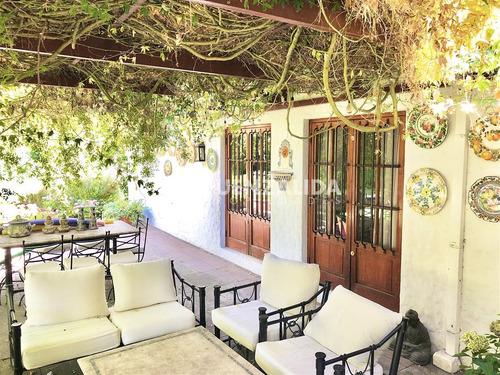 Casa Gran Paisajismo En Venta 4d-4b En Lo Barnechea