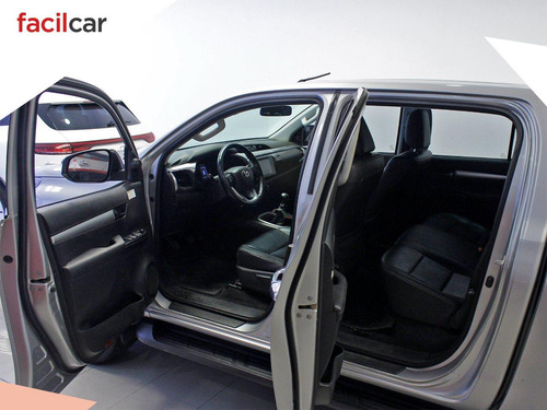 Imagen 23 de 25 de Toyota Hilux Srv 4x2 Turbo Diesel 2.8 2018 Excelente!!