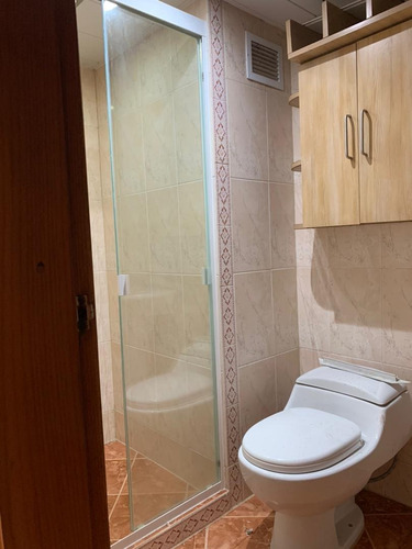 Moderno Apartamento, Balcón, Frente Al Cc La Vela.