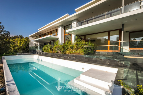 Espectacular Casa En Lo Curro Venta De 6 Dorm. En Vitacura