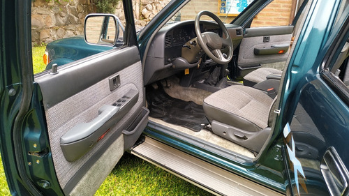 Toyota Hilux 4x4 Sr5