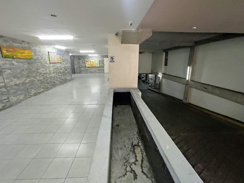 Imagen 17 de 18 de Se Vende Apartamento En Obra Gris Con Gran Potencial Para Ser Remodelado, Av Baralt...
