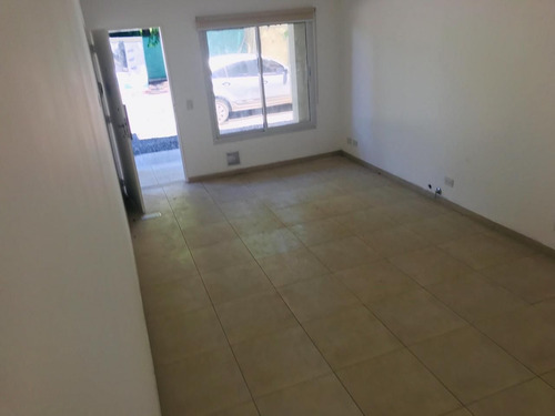 Imagen 3 de 9 de Departamento En Venta En José C Paz