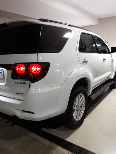 Imagem 8 de 10 de Toyota Sw4 2015 3.0 Srv 7l 4x4 Aut. 5p