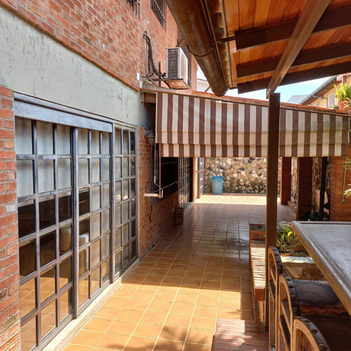 Venta De Casa En Urb San Luis Con Garita De Seguridad
