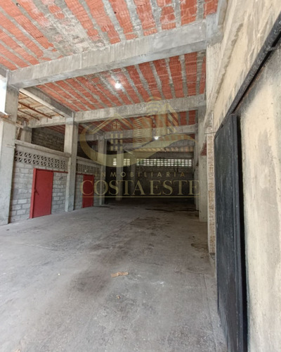 Venta De Terreno Ubicado En Macuto Ref 2388