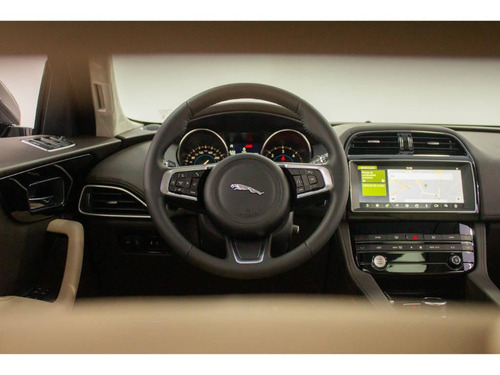 Jaguar F-pace Prestige 2.0d