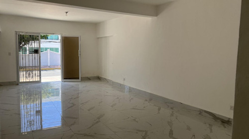 Local En Alquiler En Primer Piso En Zona Universitaria