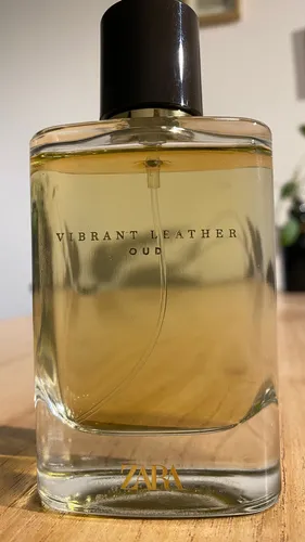 Zara vibrant store leather oud opiniones