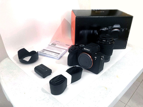 Cámara Sony Alpha Kit A7 Iv + Lente 28-70mm