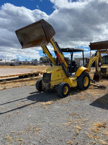 Retroexcavadora New Holland 2014 Mod. B90 4x4 Mexicana
