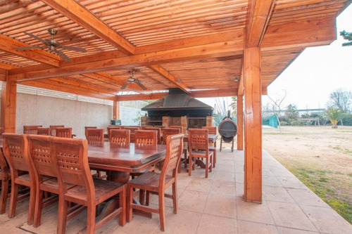 Casa Con Excelente Quincho!