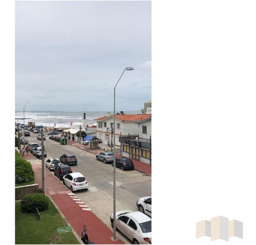 Imagen 26 de 30 de A Metros Del Mar