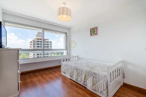Oportunidad En Venta 3 Dormitorios 3 Baños Vista Servicios - Ref: 64045