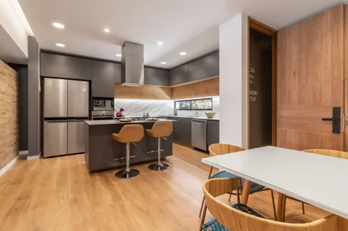 Apartamento En Venta En Chicó Navarra. Cod V10161