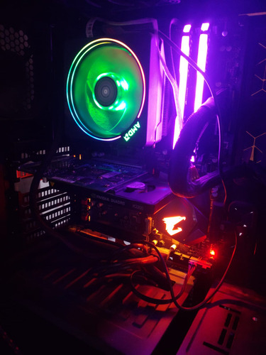 Aorus X470 Aorus Ultra Gaming Atx, Ryzen 7, 32g Ram Gris Oscuro (Usado)