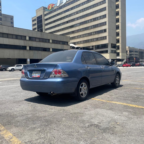Mitsubishi Lancer Glx Año 2015