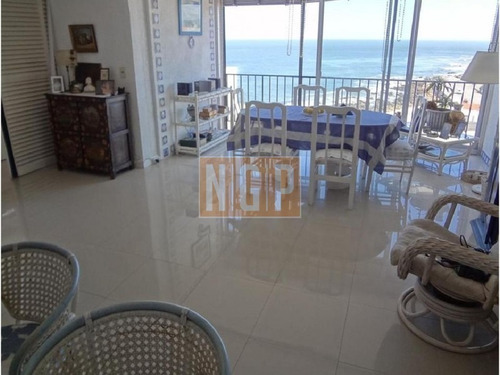Departamento En Punta Del Este, Torre Cuenta Con Todos Los Servicios.-ref:16525