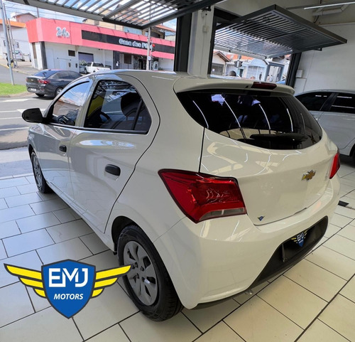 Chevrolet Onix ONIX HATCH Joy 1.0 8V Flex 5p Mec.