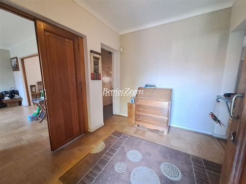Casa En Venta De 5 Dorm. En Ñuñoa