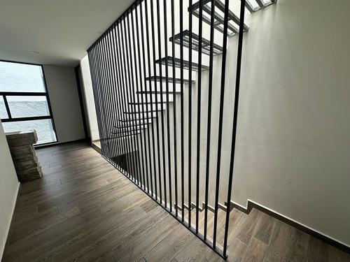Hermosa Residencia Premium En Venta Entre El Refugio Y Zibatá, 4 Recámaras, Lujo
