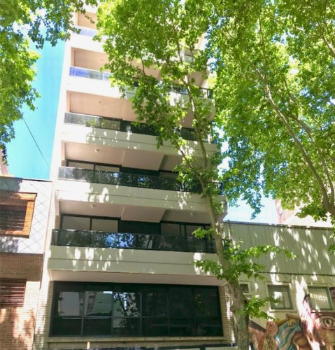 Imagen 4 de 18 de Dos Ambientes Al Frente - Amplio Balcón Terraza / Emprendimiento De Categoría
