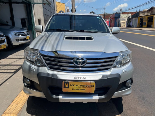 Toyota Hilux SW4 3.0 SRV 4X4 7 LUGARES 16V TURBO INTERCOOLER DIESEL 4P AUTOMÁTICO