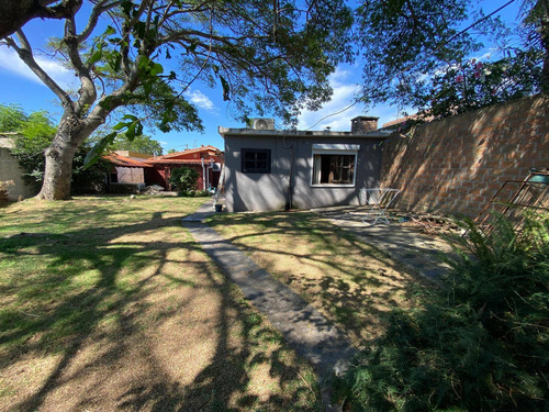 Venta De 2 Casas En Mismo Padrón Con 4 Dormitorios En Shangrila