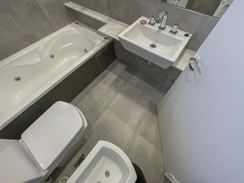 Imagen 16 de 24 de Departamento De Pasillo 2 Dormitorios Con Comodín