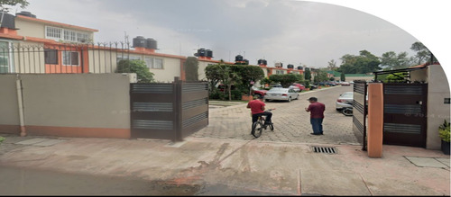 Casa En Remate Inmobiliario, En Privada En Zona De Alta Plusvalía, Col. Tepalcatlapan, Xochimilco, Cdmx.