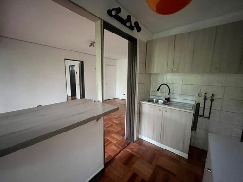 Lindo Depto. Remodelado/ 2 D+ 2 B+ E / Lyon / Carlos AntĂșnez