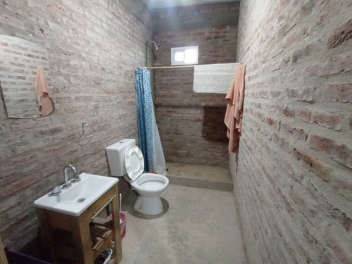 Se Vende Casita/quincho Con Pileta De 8x3,40 Con Los Muebles Incluidos. Lote 10x30.