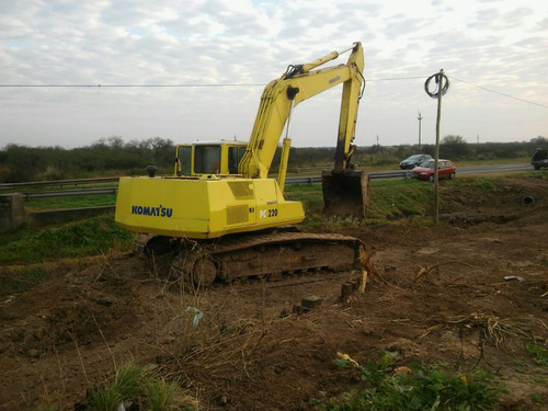 Excavadora Komatsu Pc 220