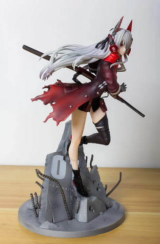 Lucia Crimson Abyss, Figura De Colección, 26 Cm