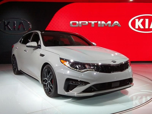 Emblema Original Delantero Kia Optima (14-20)#mz-93 (Usado)